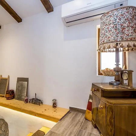 بيت للعطل House Svjetlana