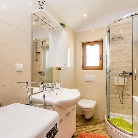 بيت للعطل House Svjetlana