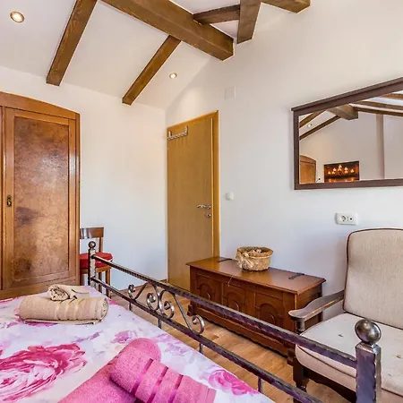 House Svjetlana بيت للعطل ريسيكا