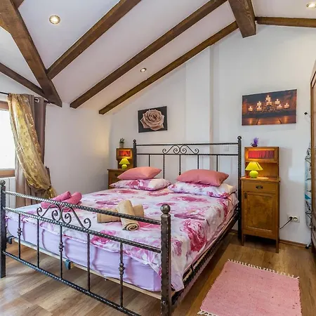 بيت للعطل House Svjetlana ريسيكا